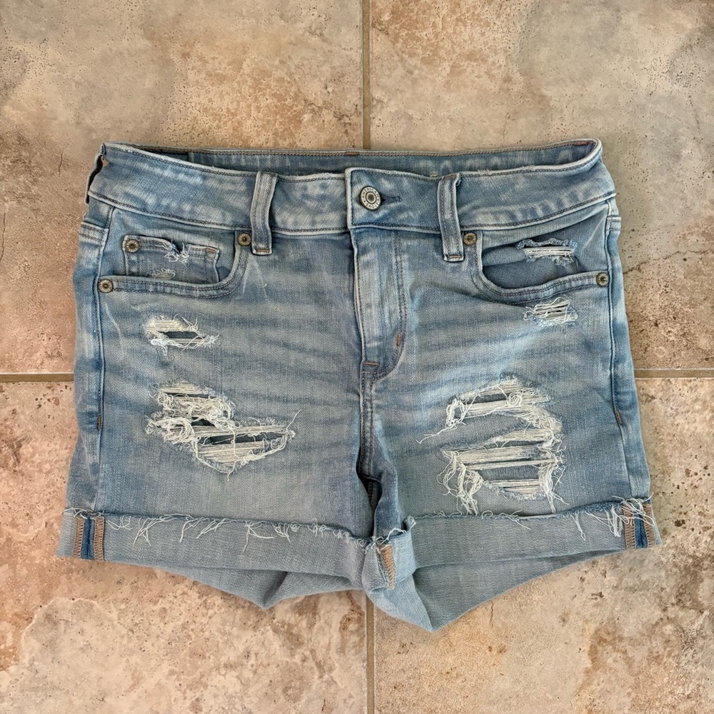 American Eagle Midi Stretch Distressed Shorts Women’s 4 Light Wash Denim Cuffed